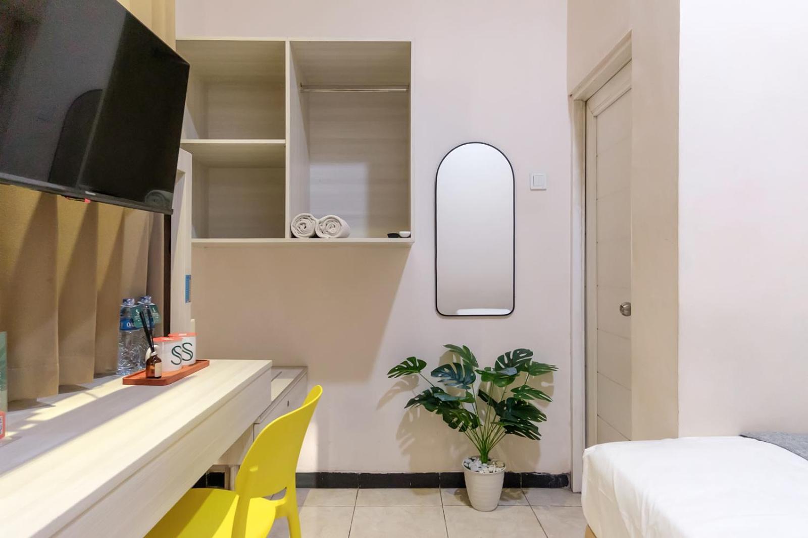 Mono Coliving Kertajaya Syariah, Sby Hotel Surabaya Exterior photo
