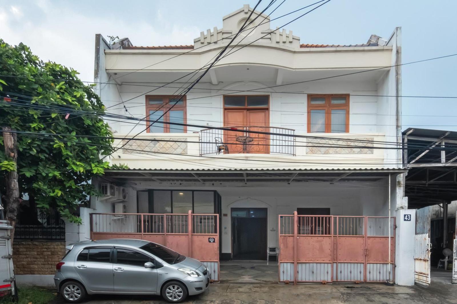 Mono Coliving Kertajaya Syariah, Sby Hotel Surabaya Exterior photo